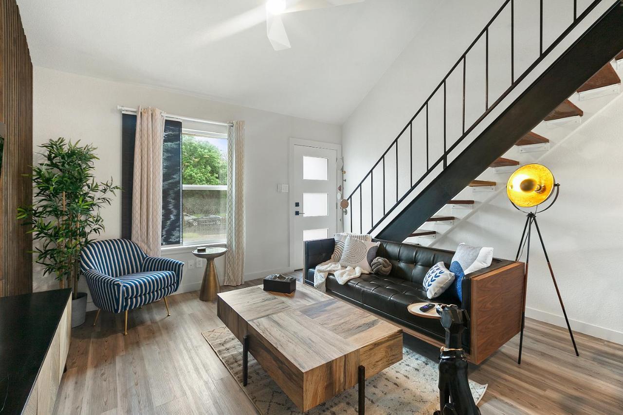 Apartamento Contemporary Couples Getaway Near Austin Favorites - Loft 21 Exterior foto