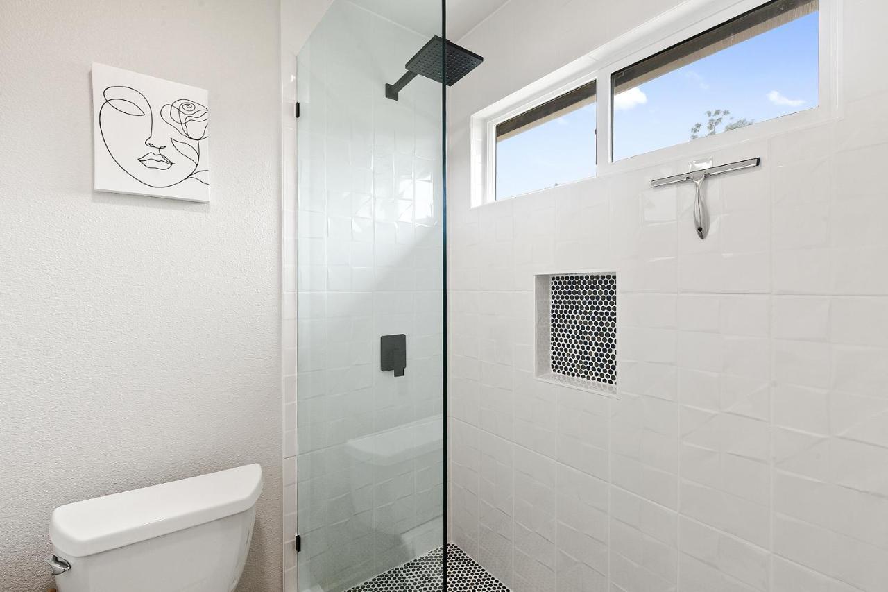 Apartamento Contemporary Couples Getaway Near Austin Favorites - Loft 21 Exterior foto