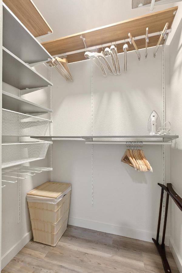 Apartamento Contemporary Couples Getaway Near Austin Favorites - Loft 21 Exterior foto